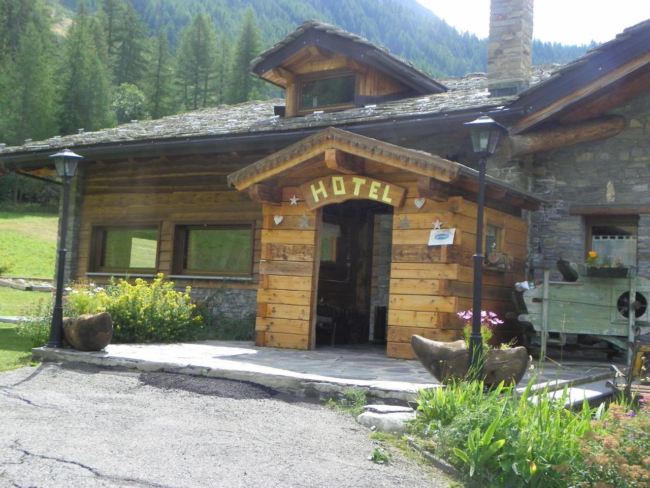 Hotel Les Granges La Thuile Exterior foto